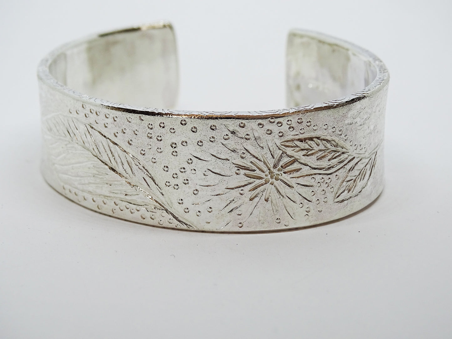 Leaf bangle