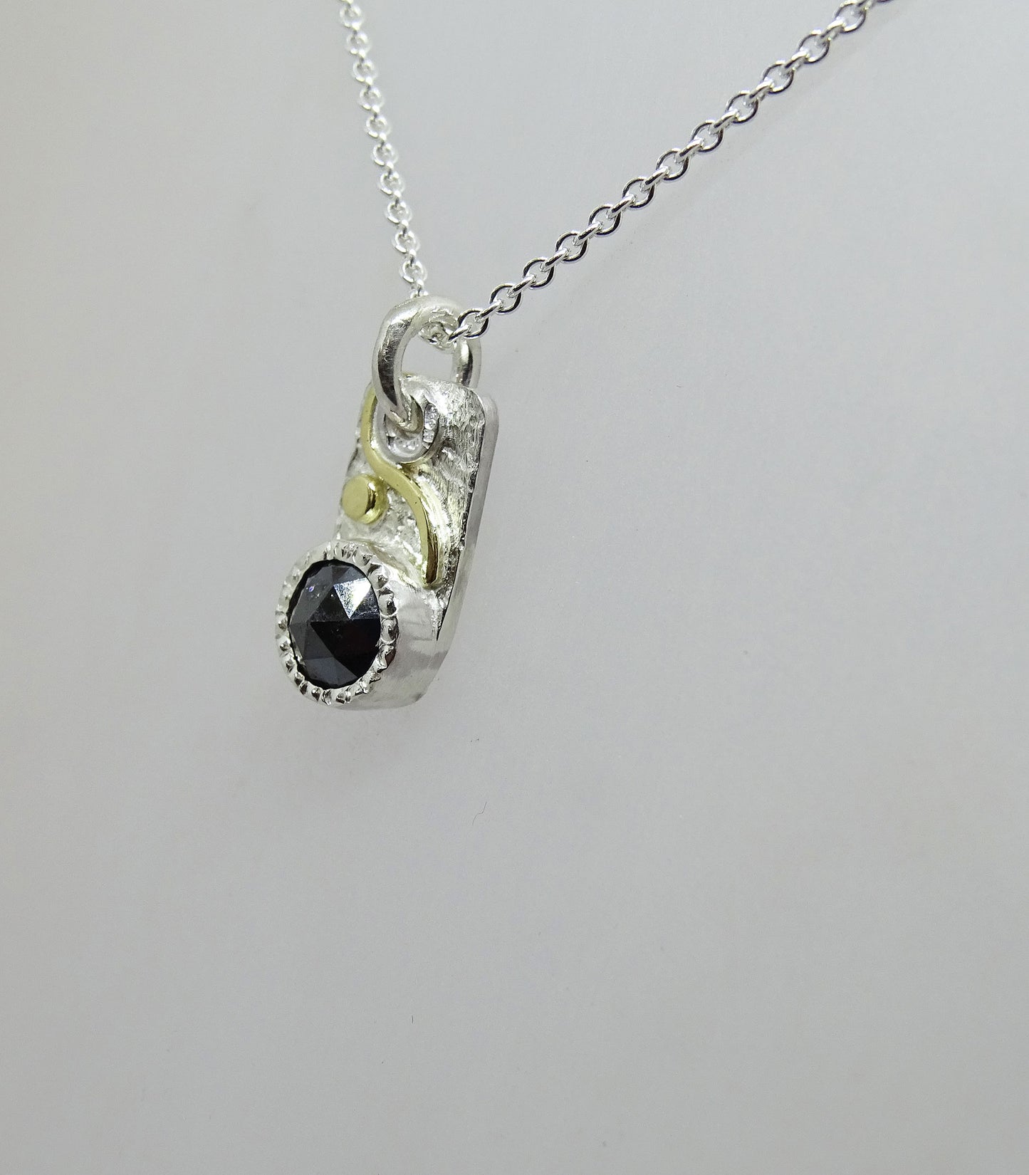 Black diamond tag