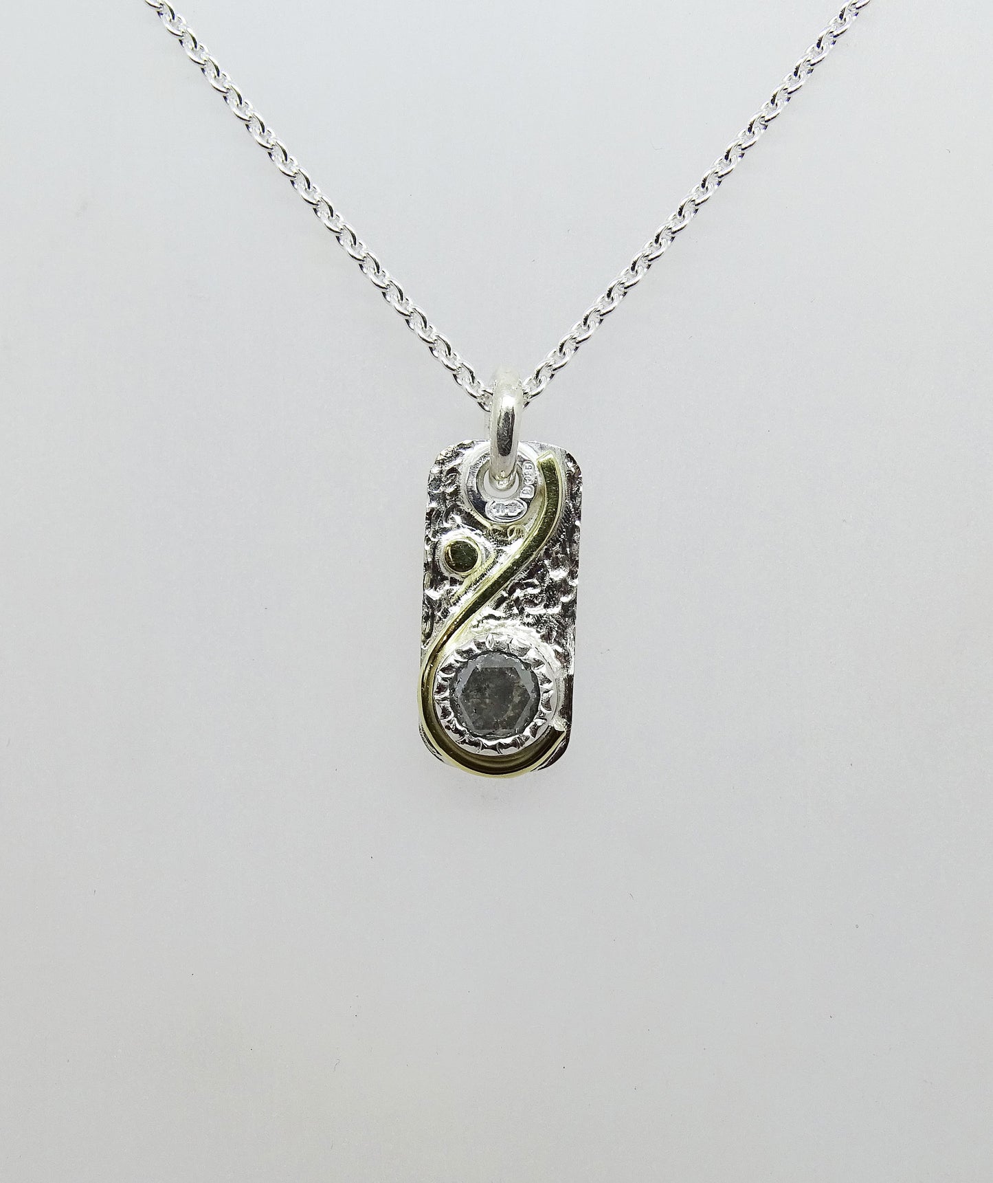 Grey diamond tag