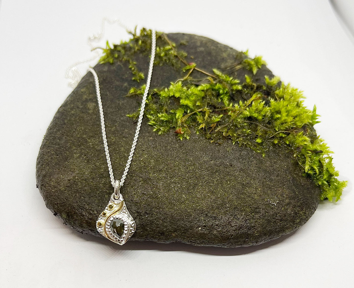 Dark diamond pear