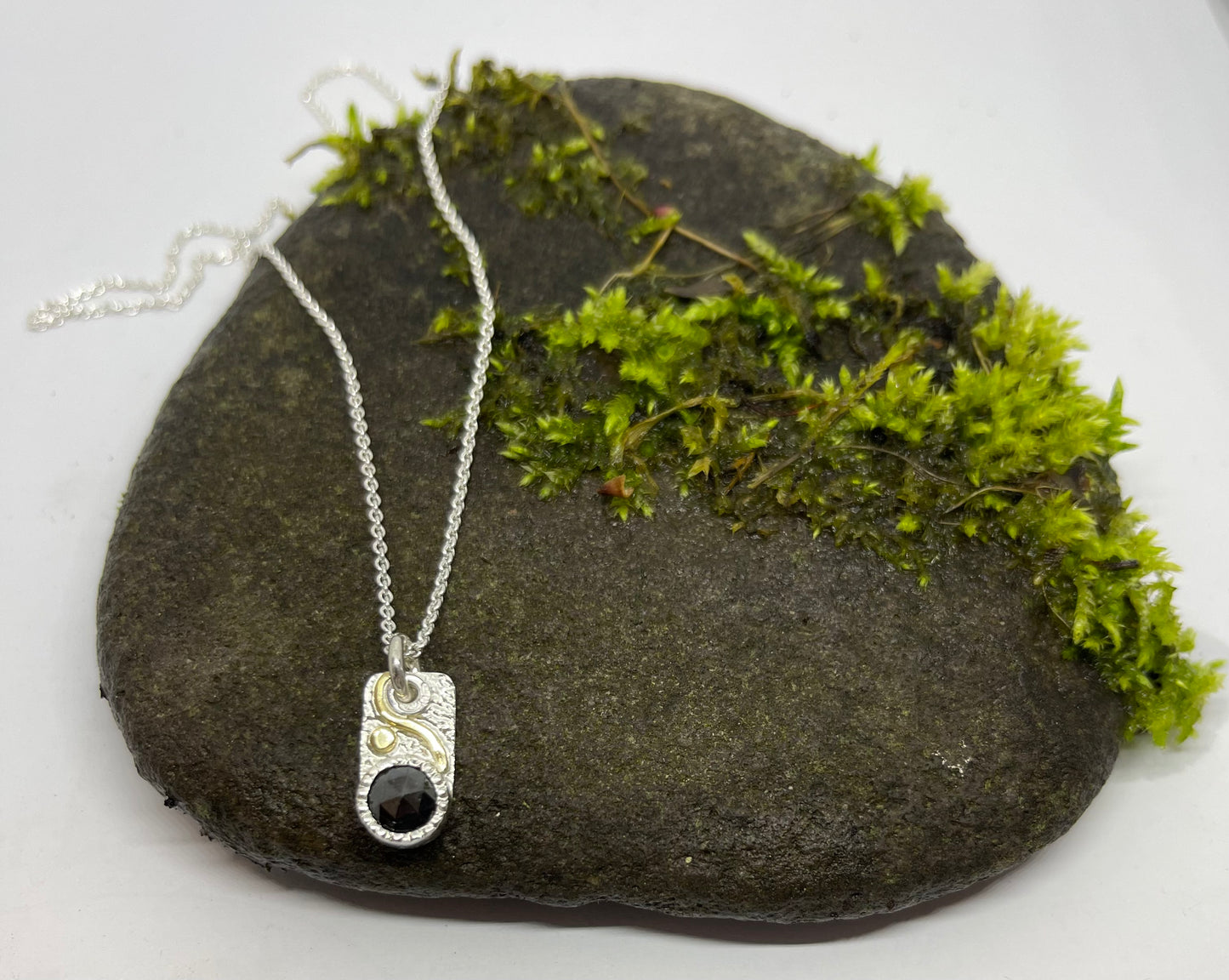 Black diamond tag