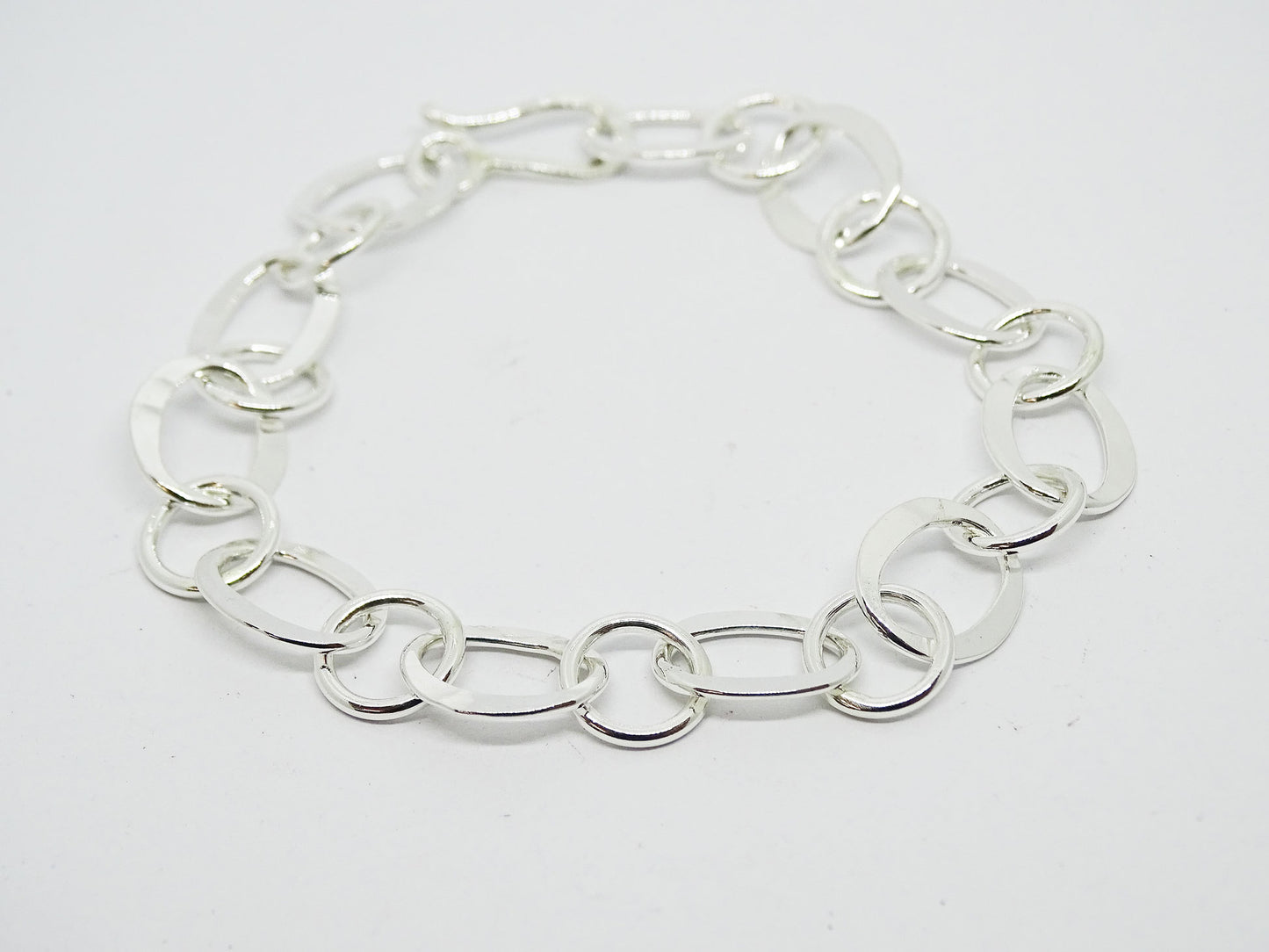 Hammered chain bracelet.