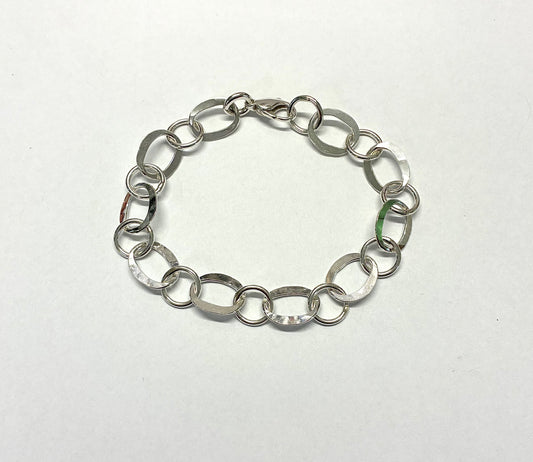 Bracelet. Open hammered link.