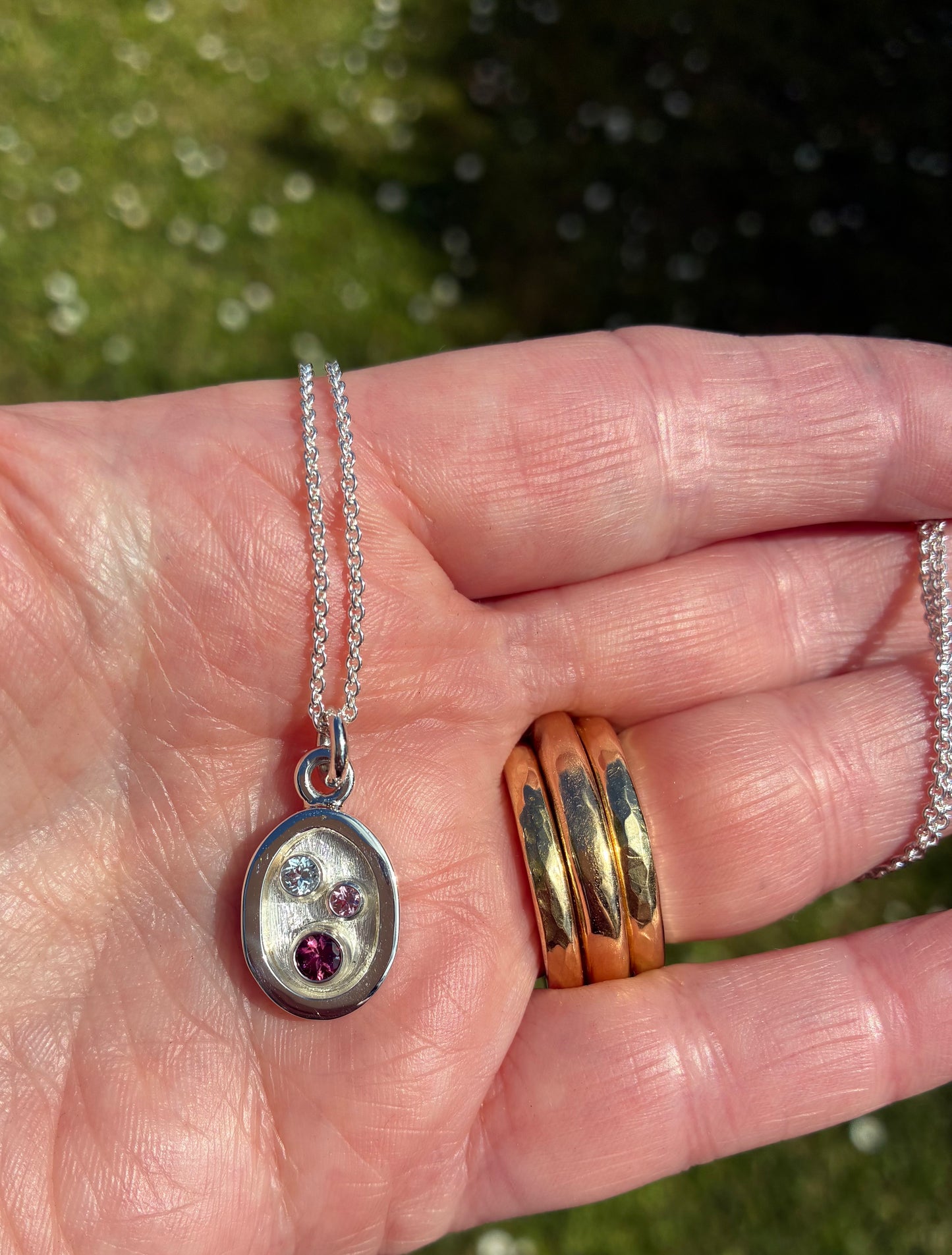 Pendant. Oval 4.