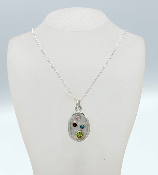 Pendant. Oval 3.
