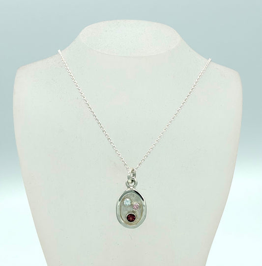Pendant. Oval 4.
