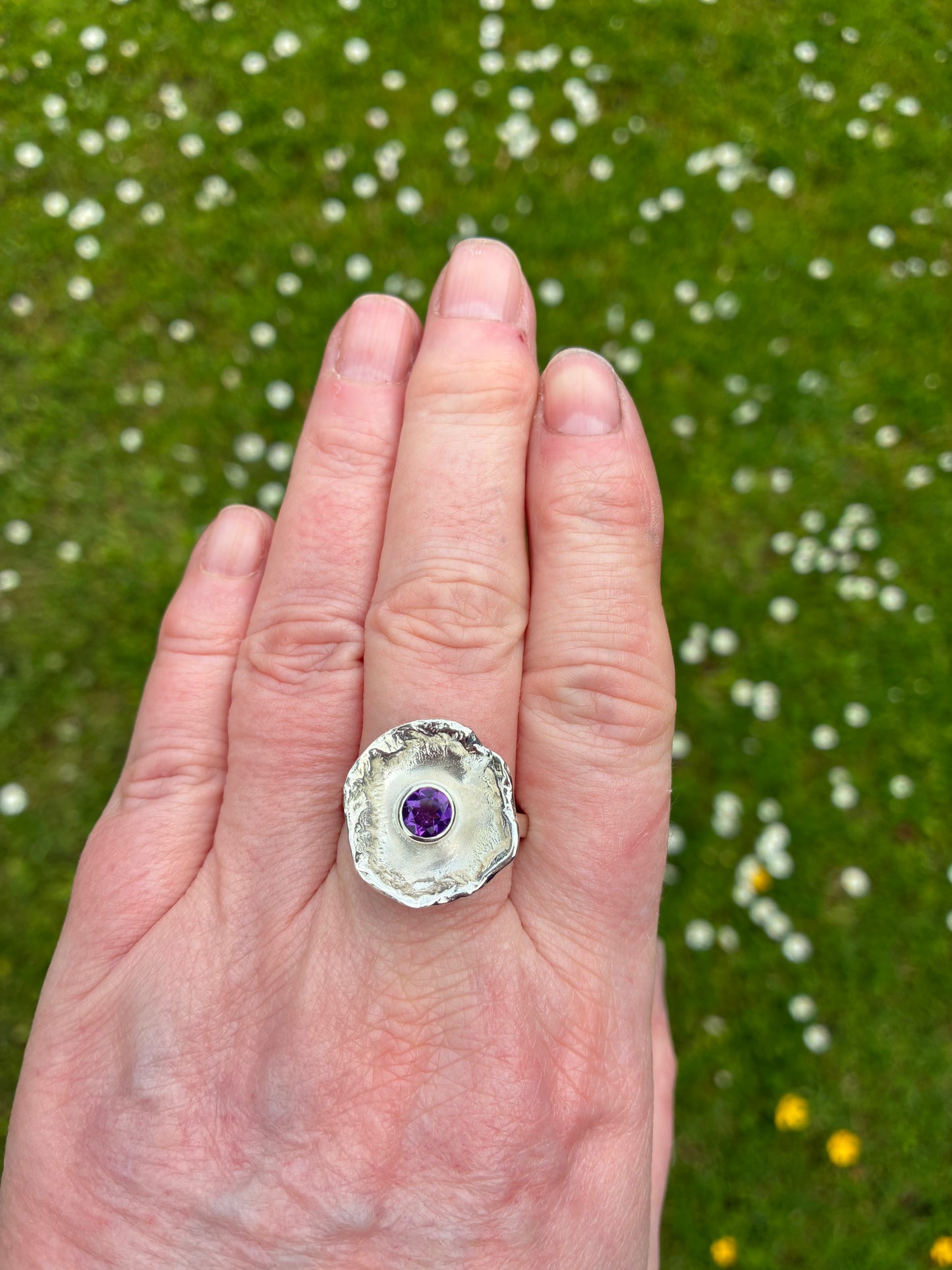 Ring.Amethyst abstract