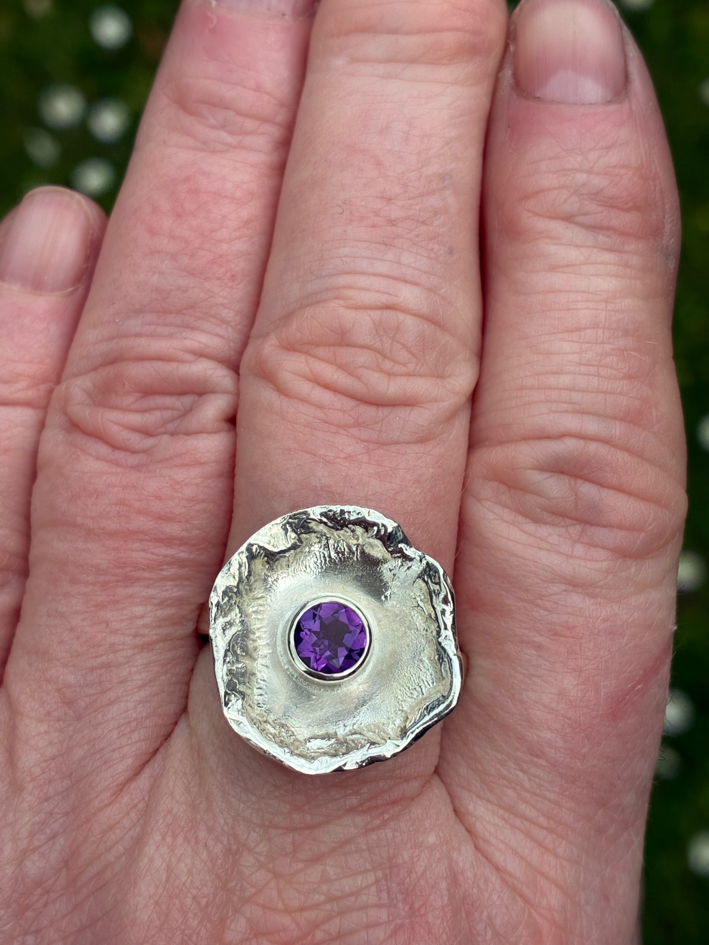 Ring.Amethyst abstract