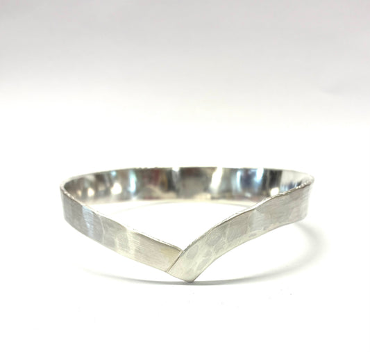 Bracelet. Wave bangle.