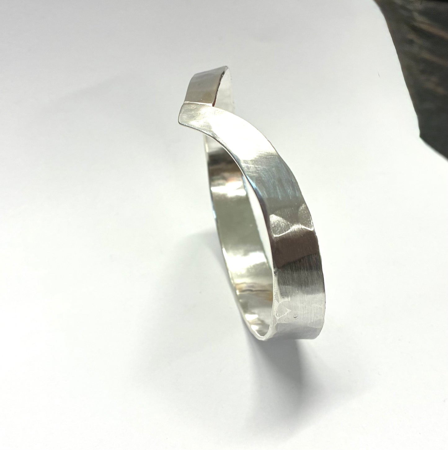Bracelet. Wave bangle.