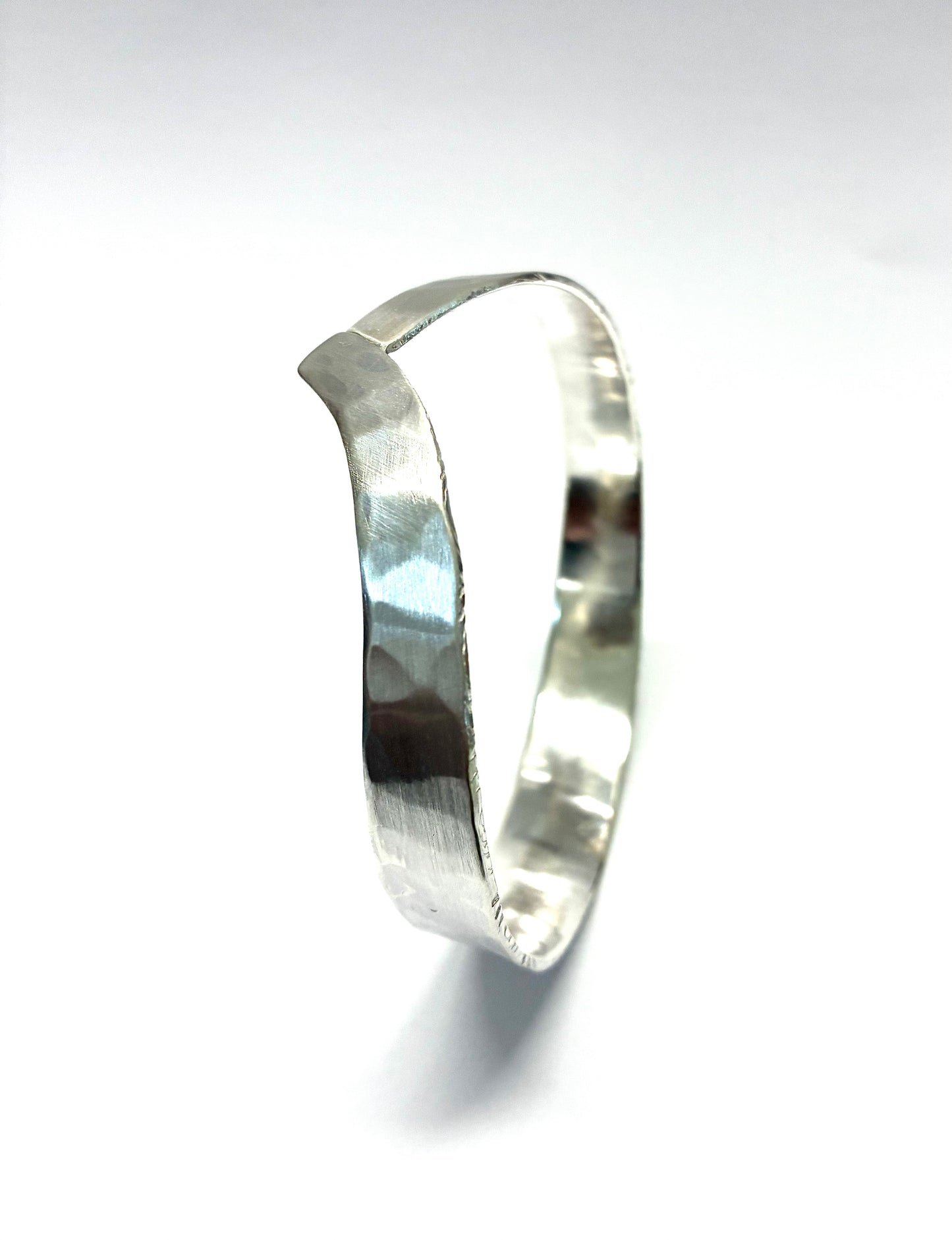 Bracelet. Wave bangle.