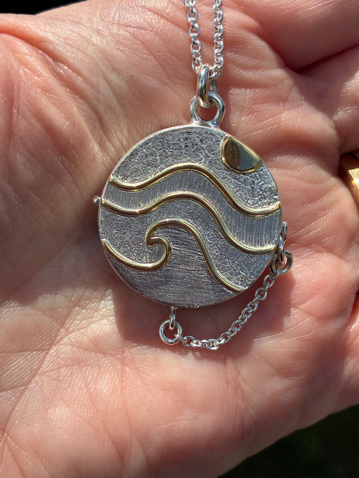 Pendant. Silver & 18ct gold "box".