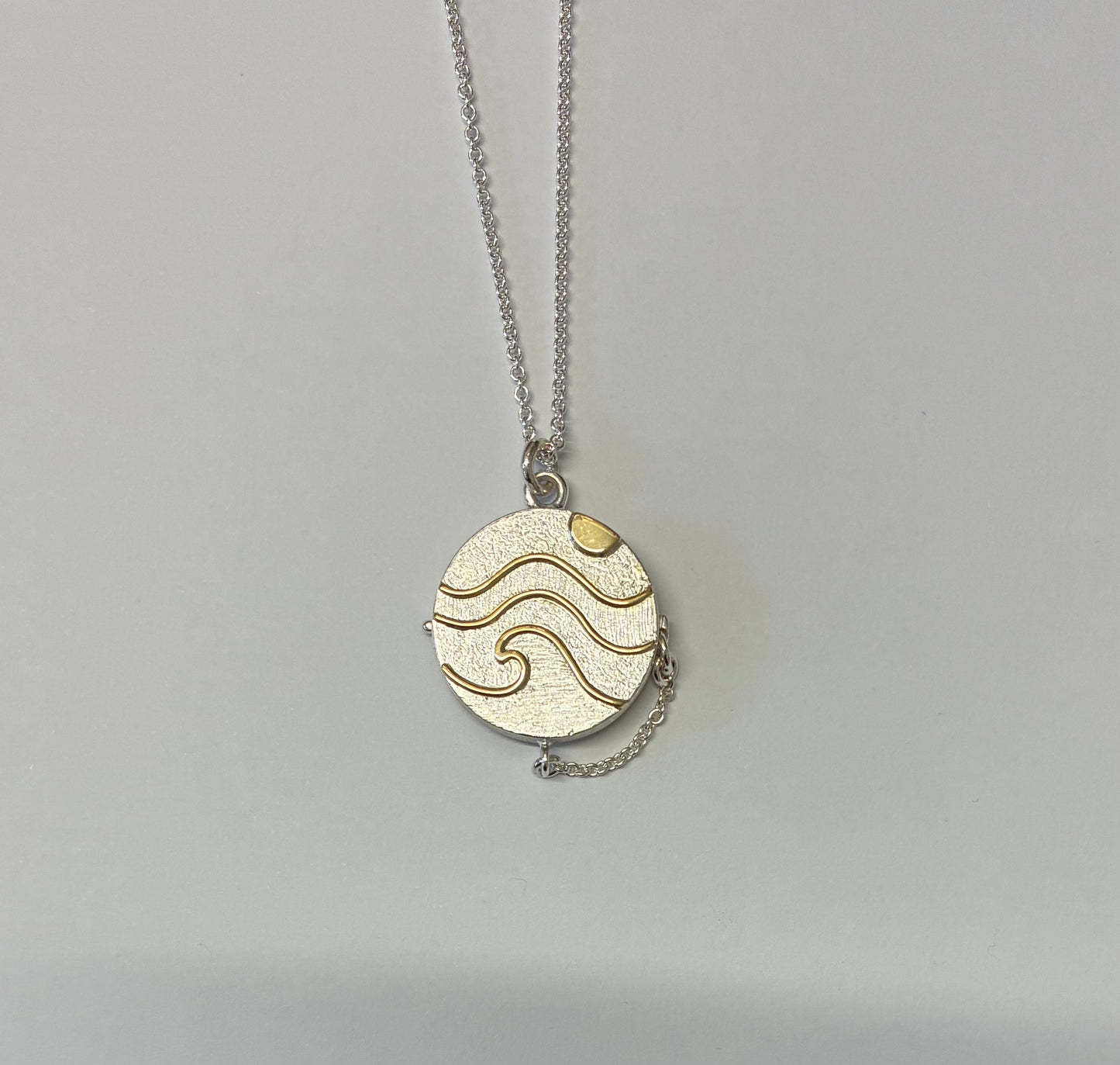 Pendant. Silver & 18ct gold "box".