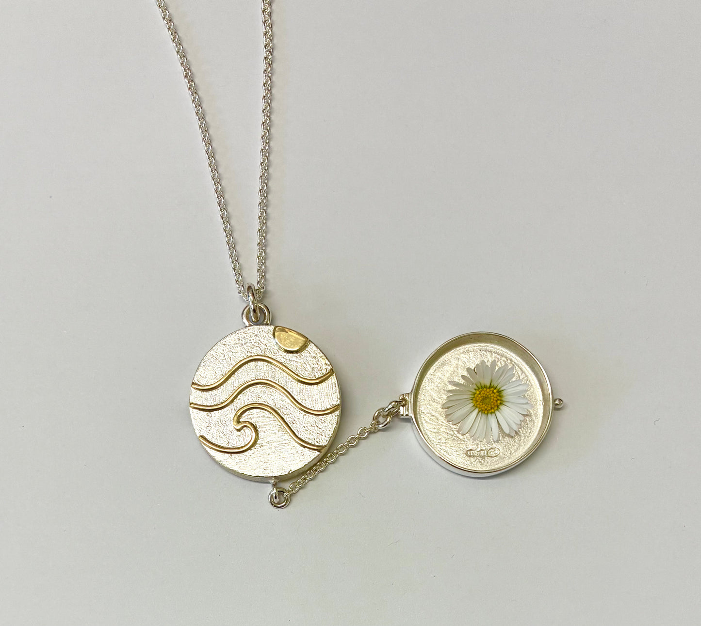 Pendant. Silver & 18ct gold "box".