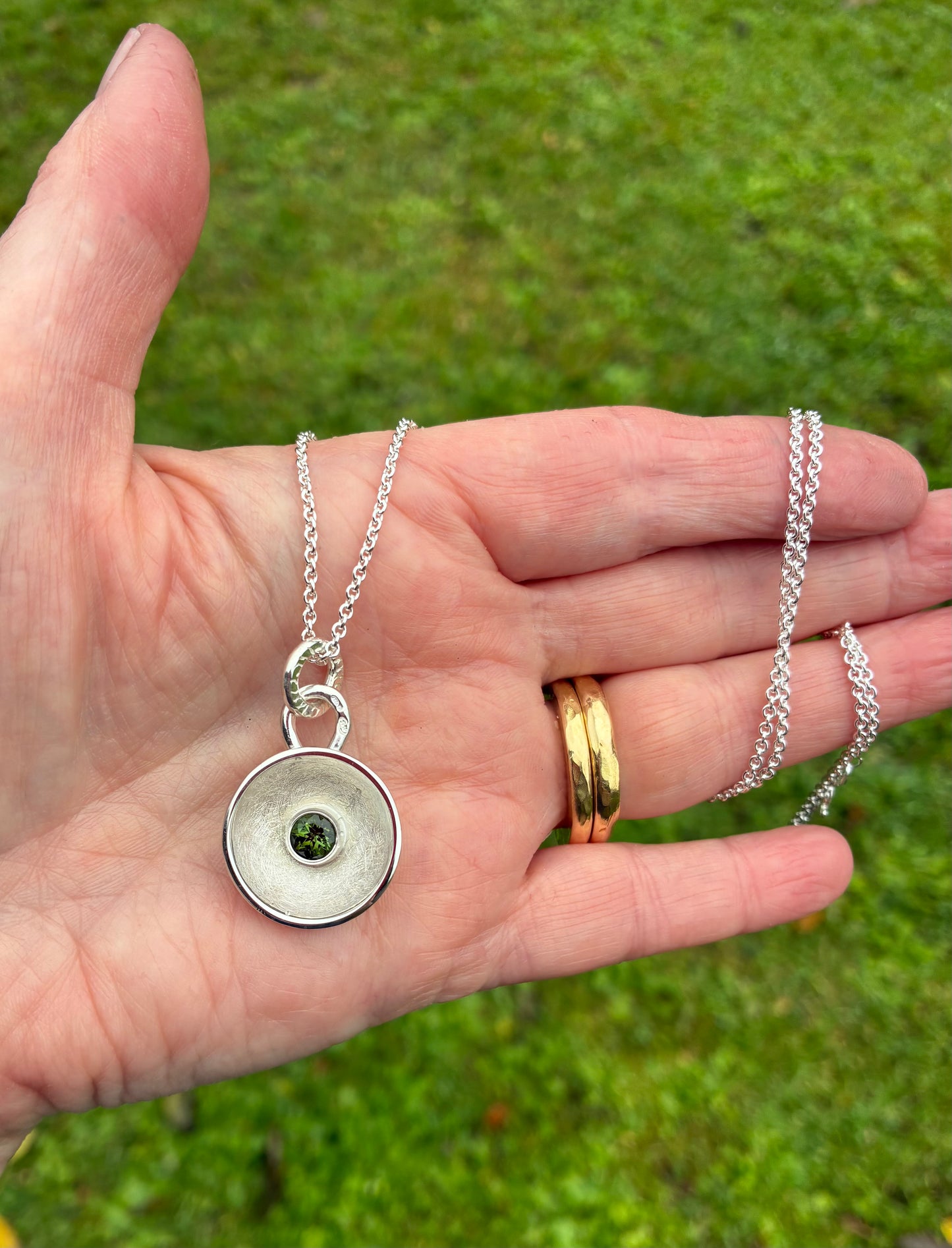 Pendant. Green tourmaline cup.